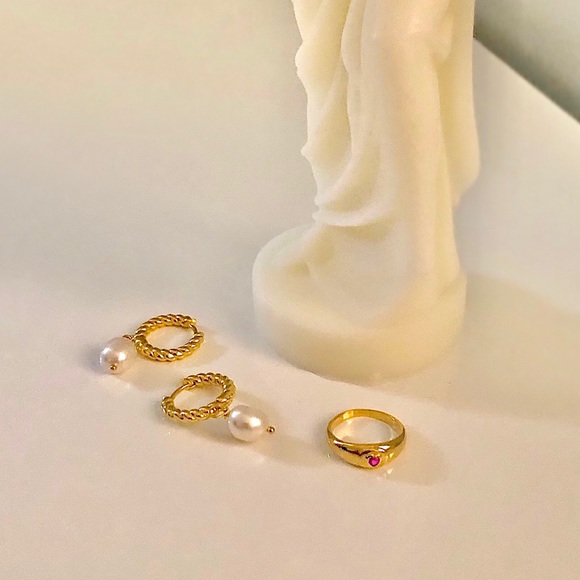 Dainty Pink Heart Stone Signet Ring, Ruby Heart - Picture 10 of 12